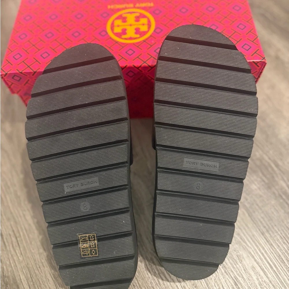 TORY BURCH EVERLY ANATOMIC LUG PARIS SLIDES IN BLACK - Picture 9 of 10